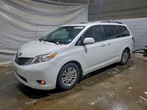 Toyota Sienna XLE 3.5L 6 2013