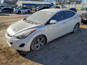 Hyundai Elantra GLS 1.8L 4 2013