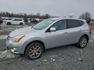 Nissan Rogue S 2.5L 4 2013
