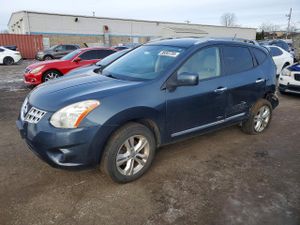 Nissan Rogue S 2.5L 4 2013