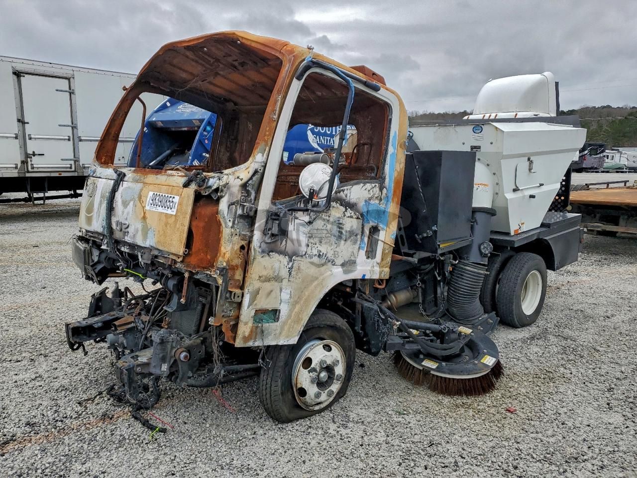 Isuzu NPR 6.6L 8 2023