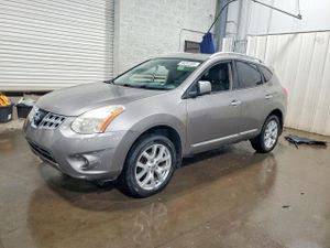Nissan Rogue S 2.5L 4 2013