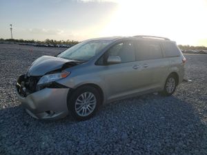 Toyota Sienna XLE 3.5L 6 2015