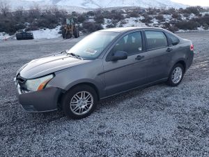 Ford Focus SE 2.0L 4 2011