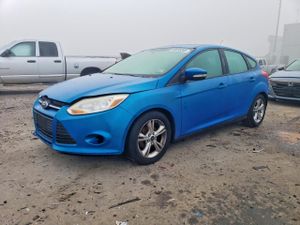 Ford Focus SE 2.0L 4 2014