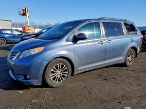 Toyota Sienna XLE 3.5L 6 2015