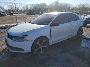 Volkswagen Jetta BASE 2.0L 4 2014