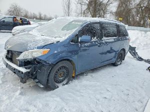 Toyota Sienna LE 3.5L 6 2015