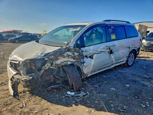 Toyota Sienna XLE 3.5L 6 2015
