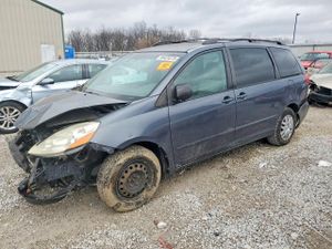 Toyota Sienna CE 3.5L 6 2009