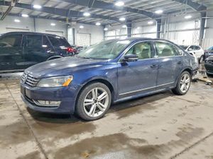 Volkswagen Passat SEL 2.0L 4 2013