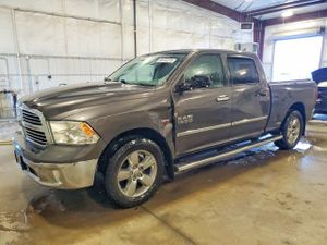 RAM 1500 SLT 5.7L 8 2015