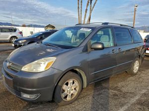 Toyota Sienna CE 3.3L 6 2004