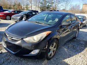 Hyundai Elantra GLS 1.8L 4 2013