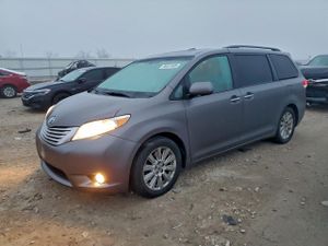 Toyota Sienna XLE 3.5L 6 2011