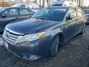 Toyota Avalon BASE 3.5L 6 2011