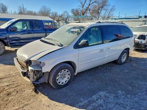 Chrysler Town & Country LX 3.3L 6 2001