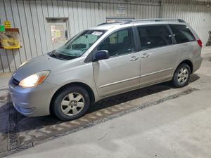 Toyota Sienna CE 3.3L 6 2004