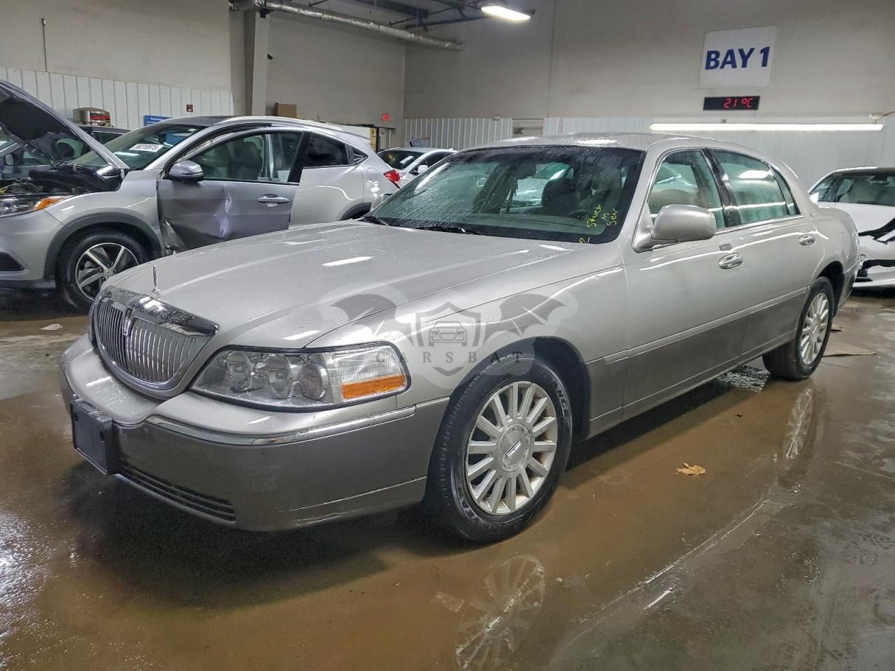 Lincoln Town Car EXECUTIVE 4.6L 8 2004