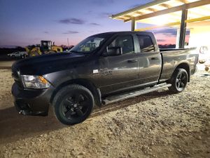 RAM 1500 ST 5.7L 8 2015