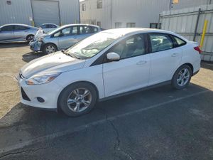 Ford Focus SE 2.0L 4 2014