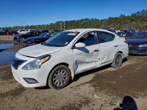 Nissan Versa S 1.6L 4 2015