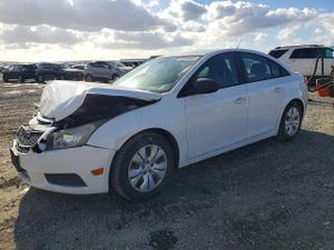 Chevrolet Cruze LS 1.8L 4 2013