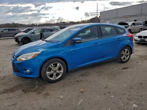 Ford Focus SE 2.0L 4 2012