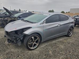Hyundai Elantra SE 1.8L 4 2015