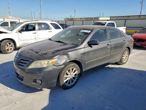 Toyota Camry BASE 2.5L 4 2011
