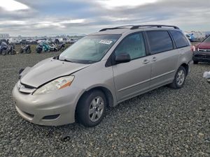 Toyota Sienna CE 3.5L 6 2007