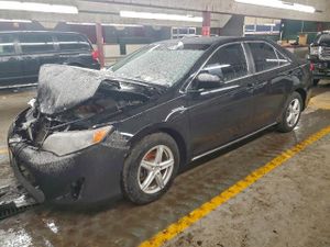 Toyota Camry HYBRID 2.5L 4 2012