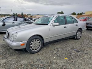 Mercedes-Benz E 320 3.2L 6 1999