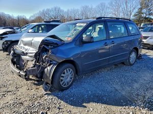 Toyota Sienna CE 3.5L 6 2010