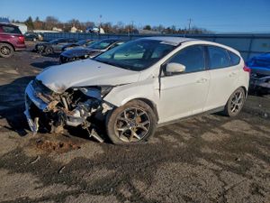 Ford Focus SE 2.0L 4 2014