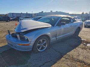 Ford Mustang 4.0L 6 2005