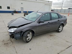 Ford Focus ZX4 2.0L 4 2005