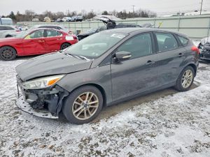 Ford Focus SE 2.0L 4 2015