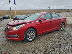 Hyundai Sonata SE 2.4L 4 2015