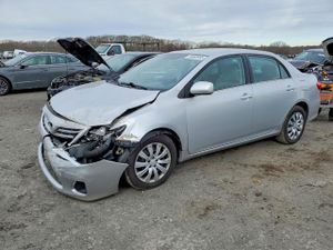 Toyota Corolla BASE 1.8L 4 2013