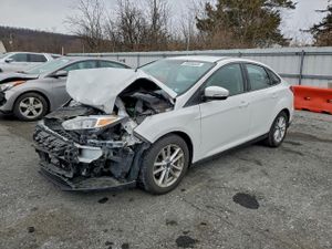 Ford Focus SE 2.0L 4 2015