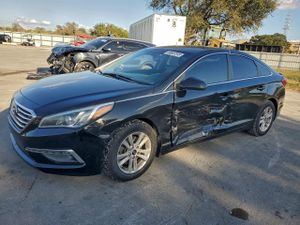 Hyundai Sonata SE 2.4L 4 2015