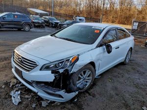 Hyundai Sonata SE 2.4L 4 2015