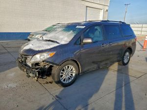 Toyota Sienna XLE 3.5L 6 2015