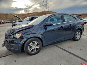 Chevrolet Aveo (Sonic) LT 1.4L 4 2013