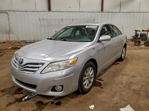 Toyota Camry BASE 2.5L 4 2011