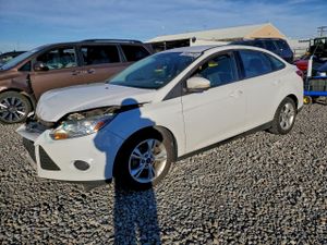 Ford Focus SE 2.0L 4 2014