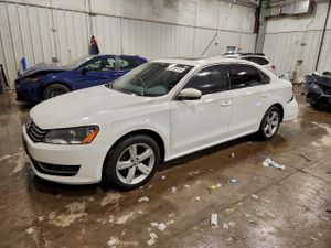 Volkswagen Passat SE 2.0L 4 2013