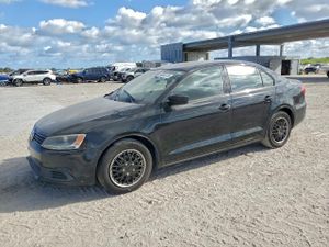 Volkswagen Jetta BASE 2.0L 4 2013