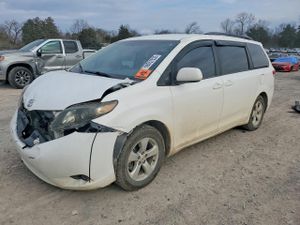 Toyota Sienna LE 3.5L 6 2011